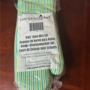 Pampered Chef Kids Oven Mitt Set Green White Striped Quilted Cotton 1559 NEW